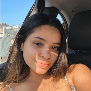 Meet your Posher, Nailea